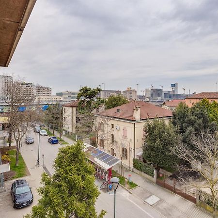Rooms Vidar Train Station Венеция Экстерьер фото