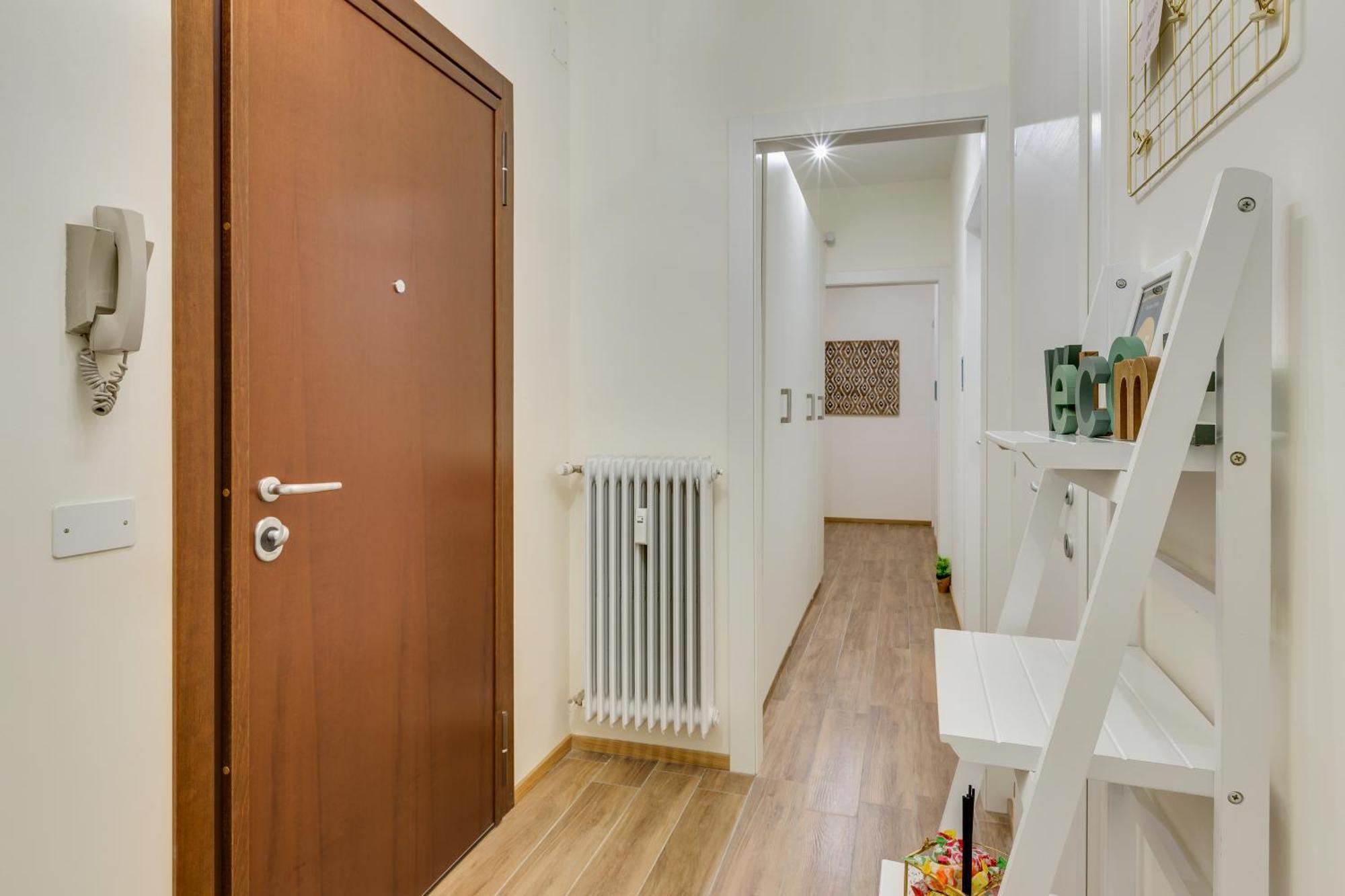 Rooms Vidar Train Station Венеция Экстерьер фото