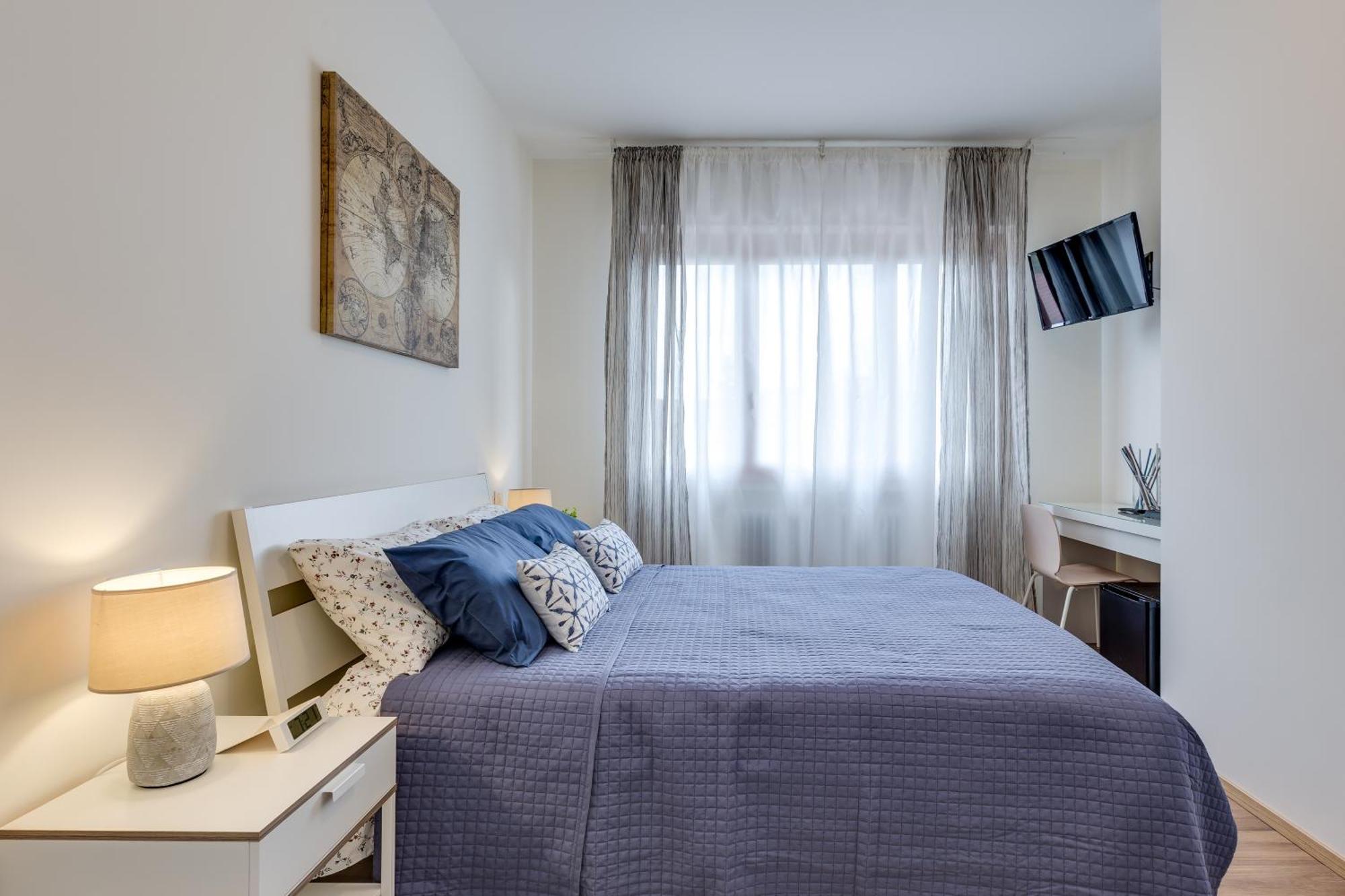 Rooms Vidar Train Station Венеция Экстерьер фото